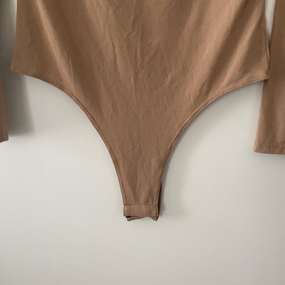 Fashion Nova Show some knowledge off shoulder bodysuit - mocha - Picture 7 of 12